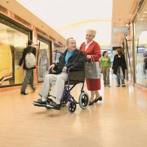 Acheter un fauteuil roulant de transfert léger et pliable à Marseille 