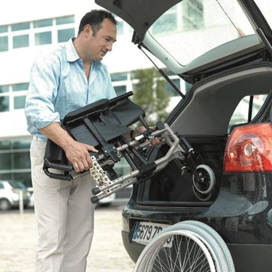 fauteuil roulant pliant voiture