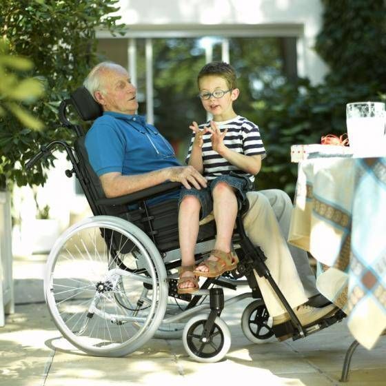 Fauteuil roulant manuel de confort à Marseille